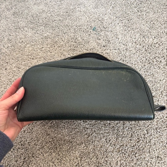Authentic Louis Vuitton Taiga Trousse Toilette PM Clutch Bag Green - Picture 14 of 15